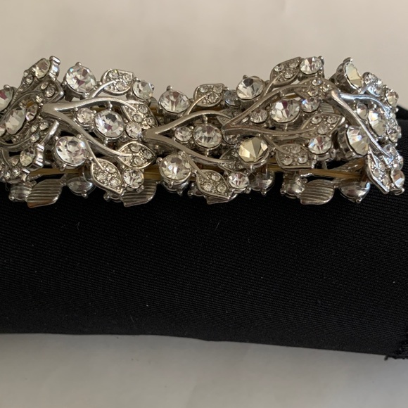 Jewelry - Elegant Silver Crystal Leaf Bracelet